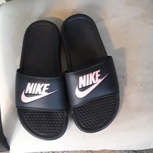 Nike Benassi women's slide